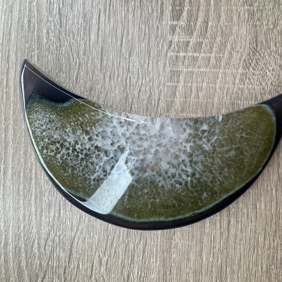 Green and Black Agate Crescent Moon Crystal Decor - Picture 1 of 4